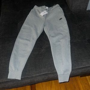 Nike tech men’s pants size M